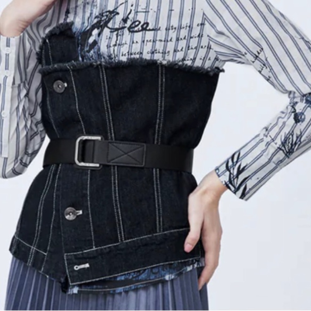 Two Piece Striped Denim Belted Shirts
Navy / M